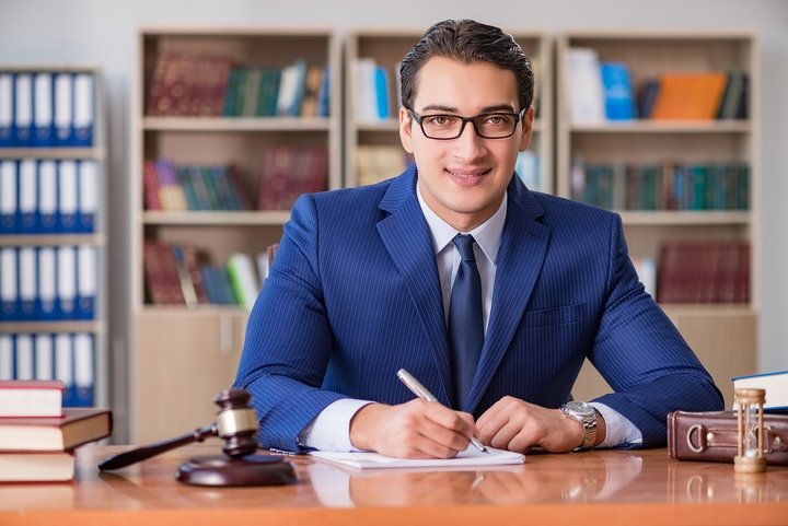 Lawyer-In-Glasses